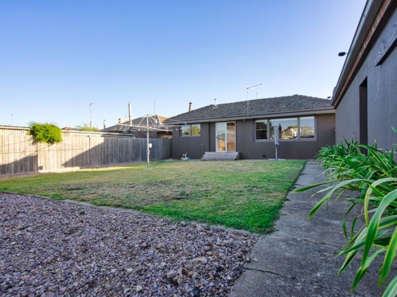 12 Coulter Street, Wendouree, Wendouree - Thumbnail 2