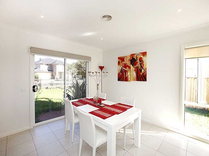63 Vaucluse Boulevard, Sanctuary Lakes - Thumbnail 7