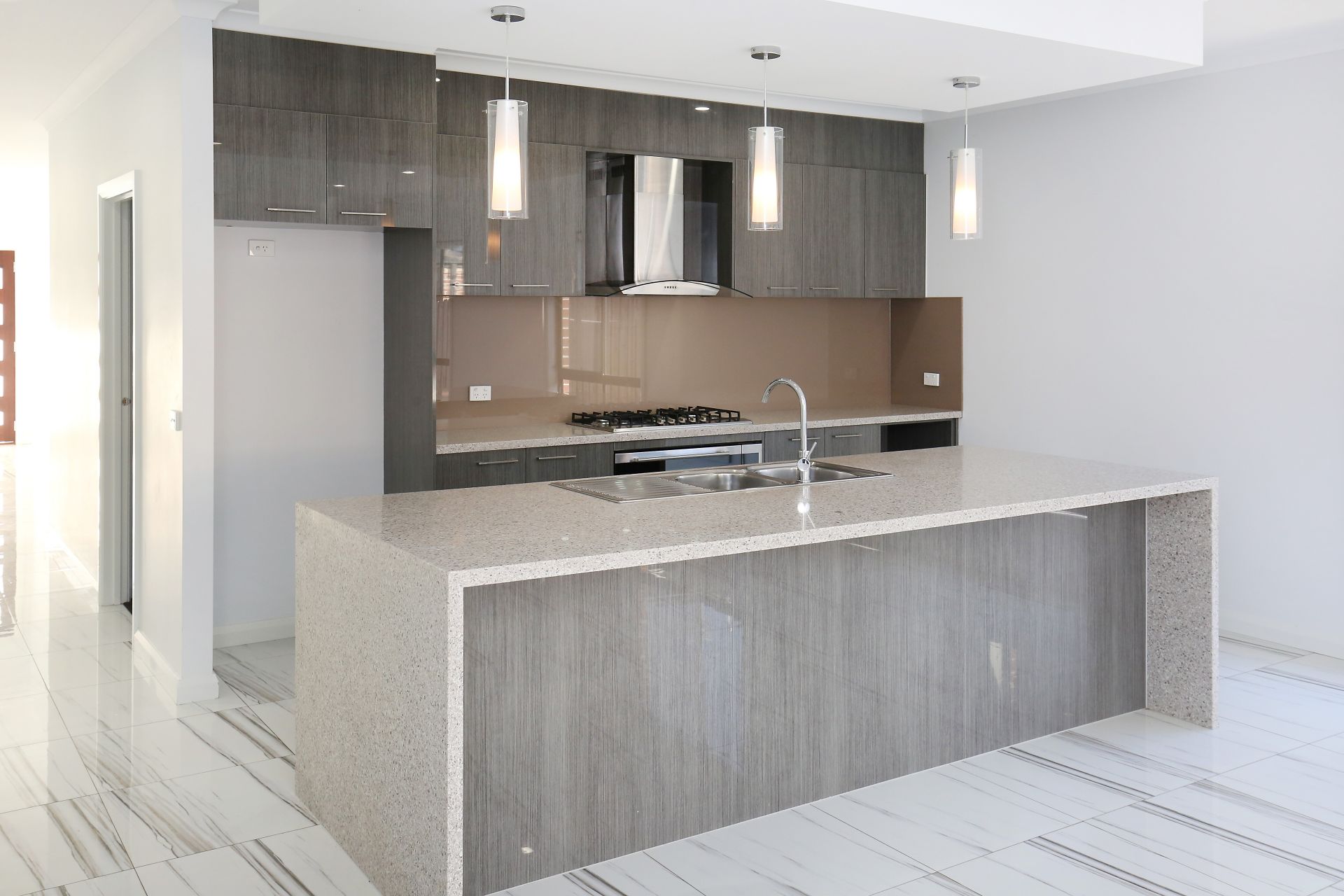 LUXURY LIVING   *Insp Tues 30th July @ 4:30pm*