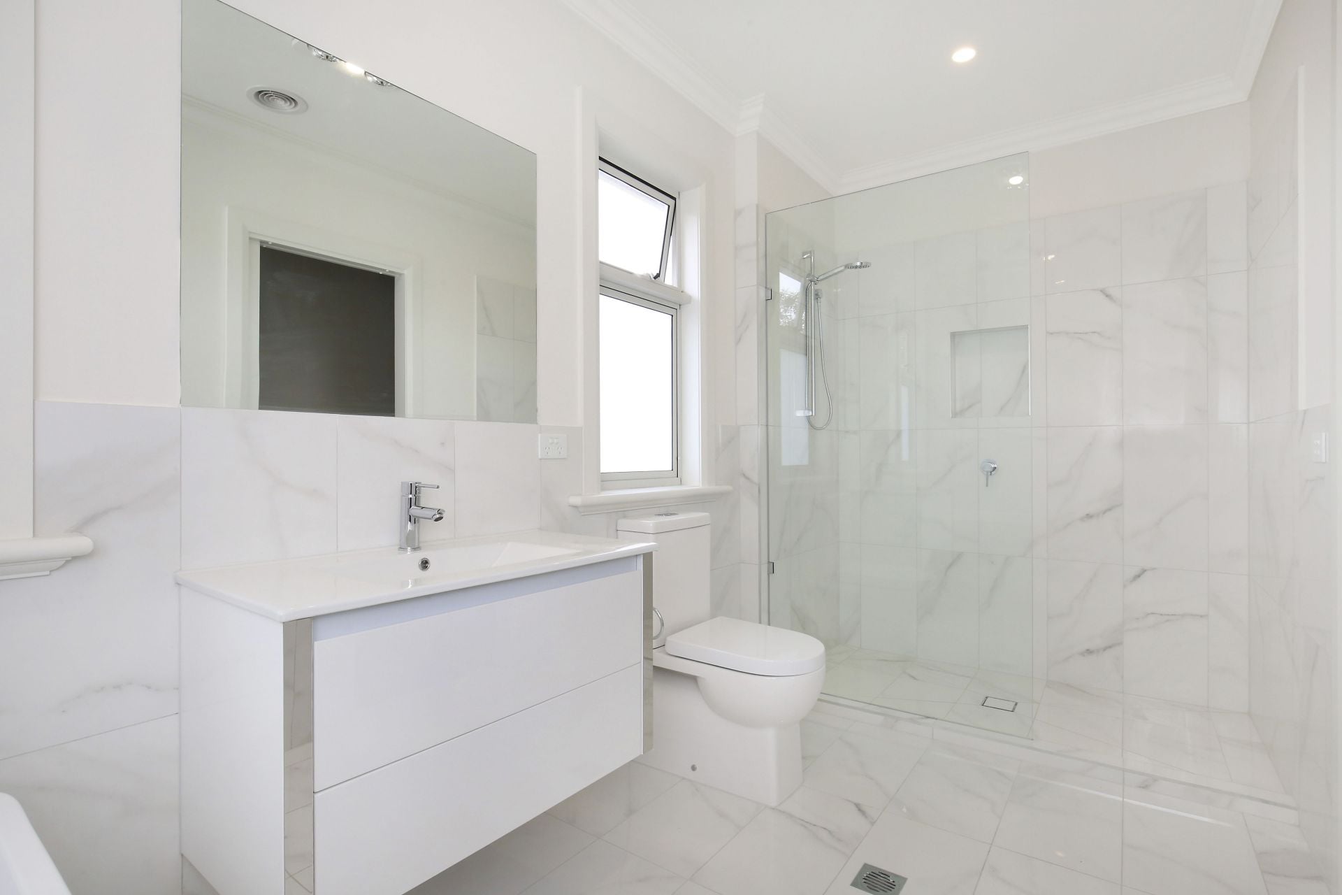 CONTEMPORARY ELEGANCE & STYLE