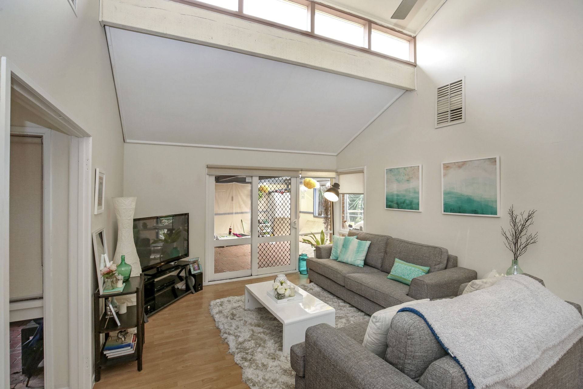 RESORT STYLE FAMILY HOME COMPLETE WITH POOL  * Insp Thurs 5th April @ 4:40pm*