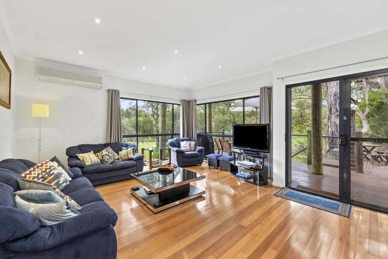 4/12 Lascelles Terrace, Lorne, VIC, Lorne - Thumbnail 2