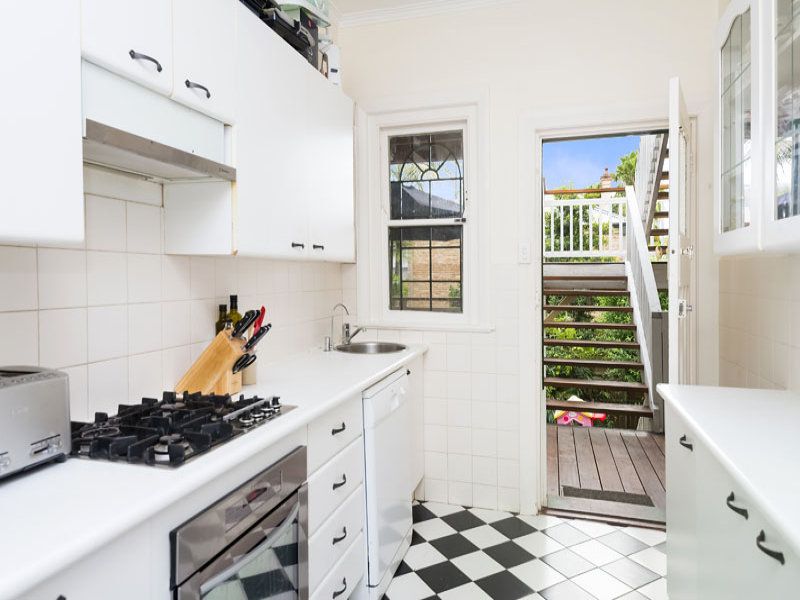 2/30 Undercliff Street NEUTRAL BAY NSW, Bay - Thumbnail 2