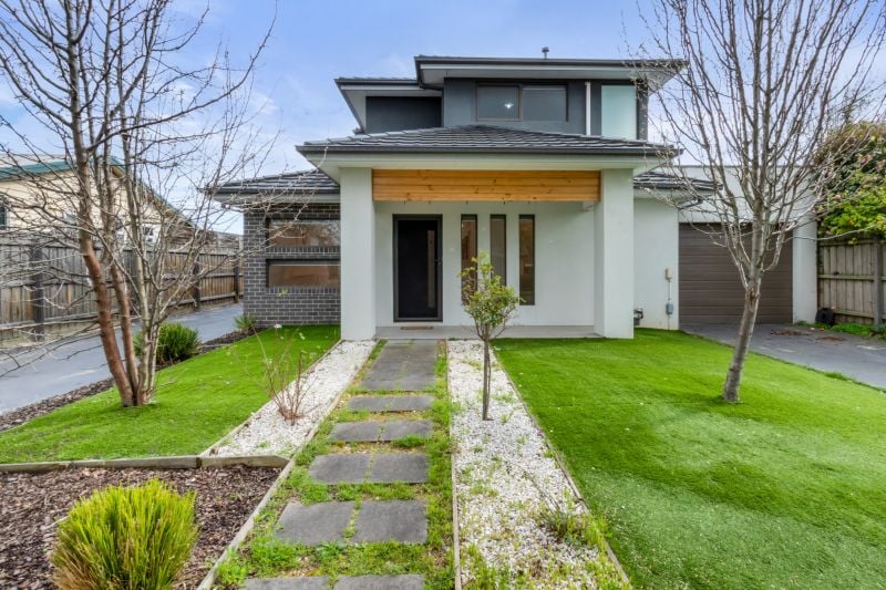 1/51 Whitelaw Street, Reservoir