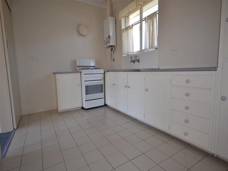 SPACIOUS ONE BEDROOM