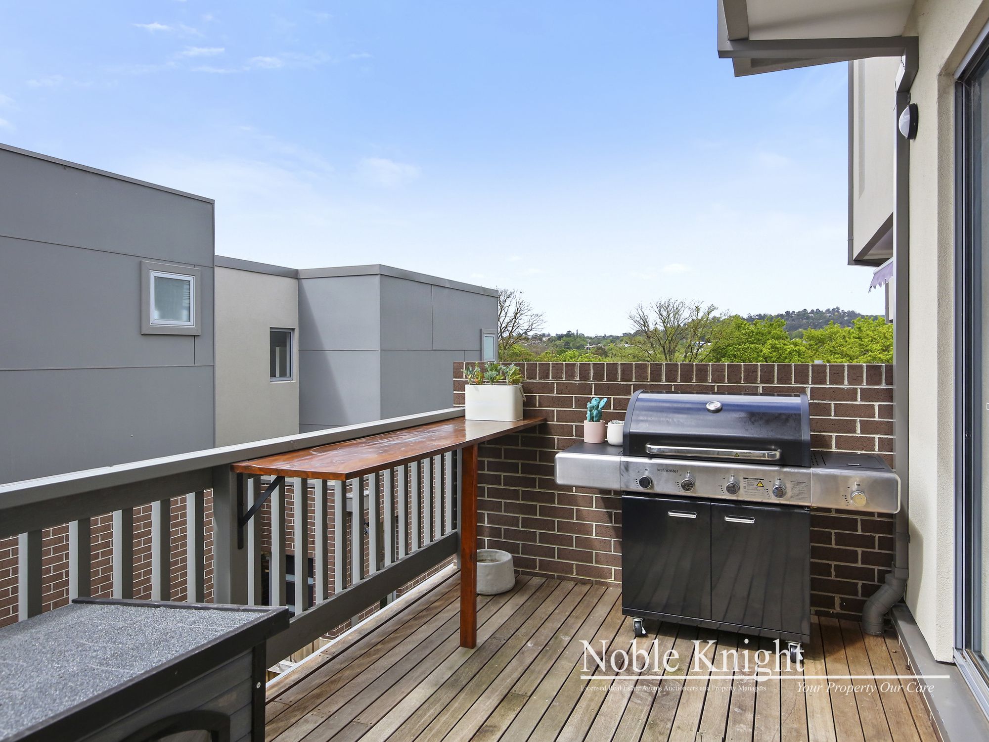 3 Leaves Close Lilydale