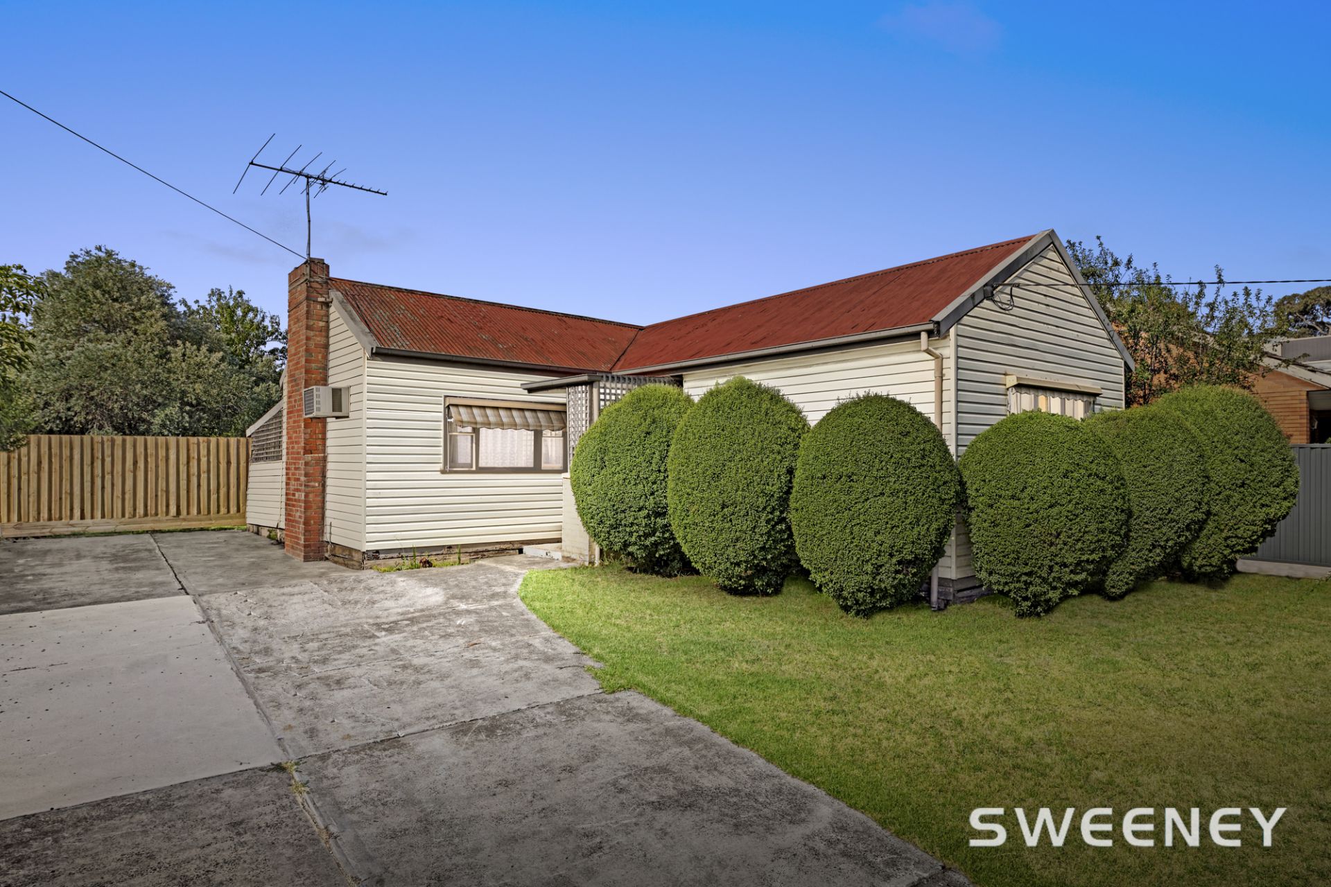 2 Waiora Parade, West Footscray - Thumbnail 2