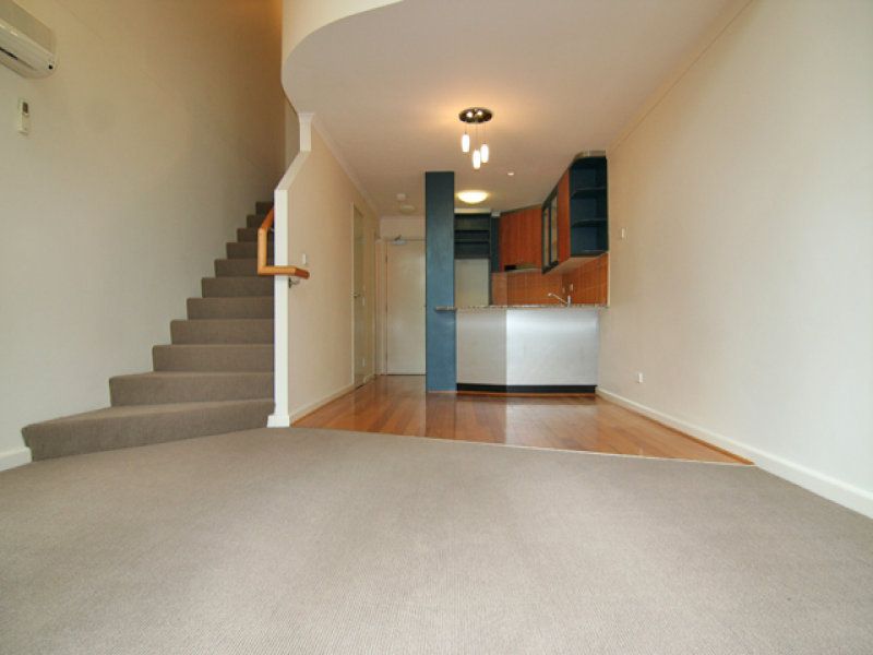 38/18 Captain Cook Crescent, Griffith - Thumbnail 4