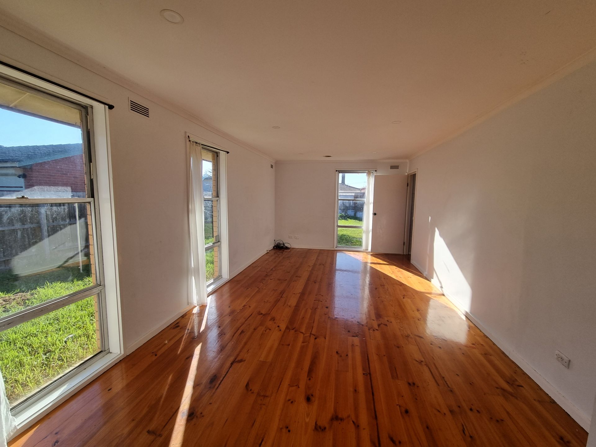 6 Emslie Street, Sunshine West - Thumbnail 3