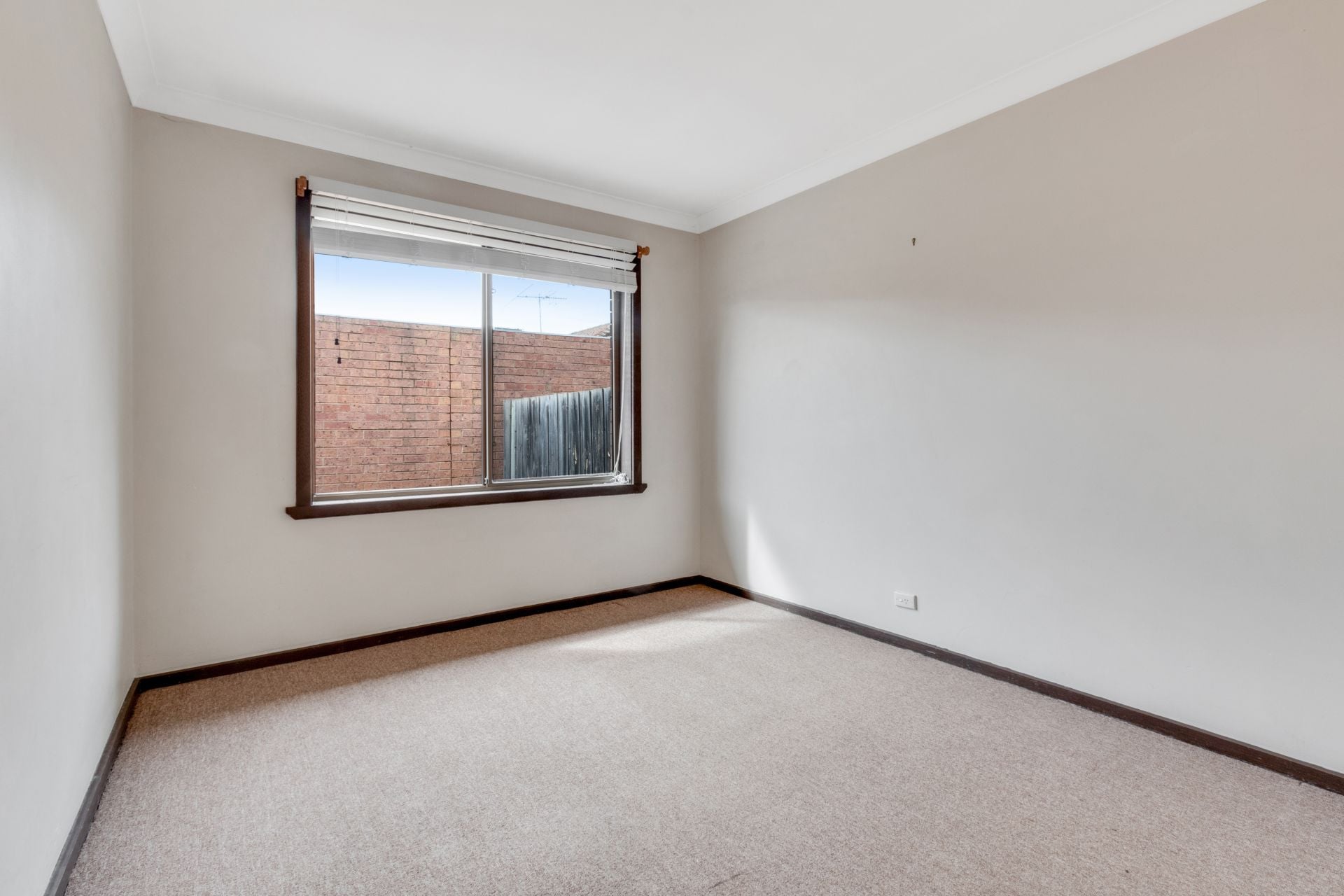 WALKING DISTANCE TO EVERYTHING!