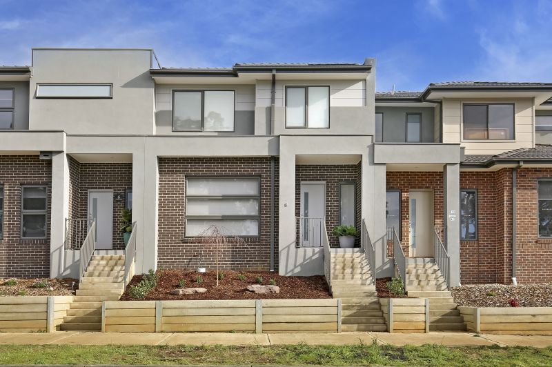 8 Calmos Avenue, Mernda
