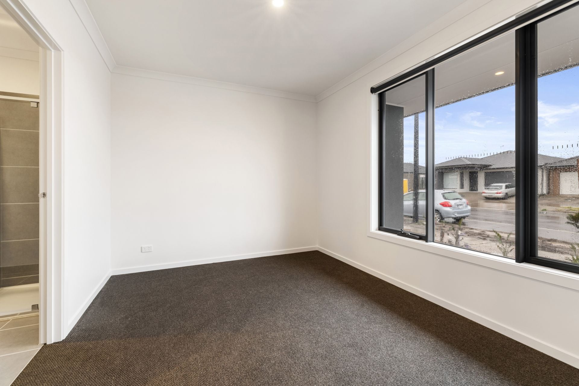 BRAND NEW 4 BEDROOM FAMILY HOME WITH PREMIUM FEATURES
