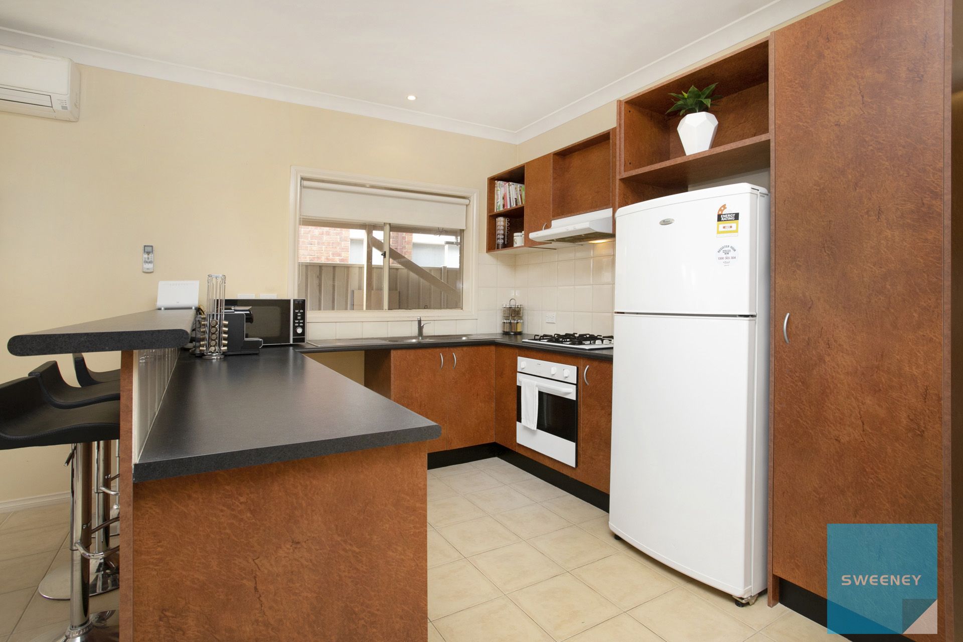 8 Millstream Way, Caroline Springs - Thumbnail 3
