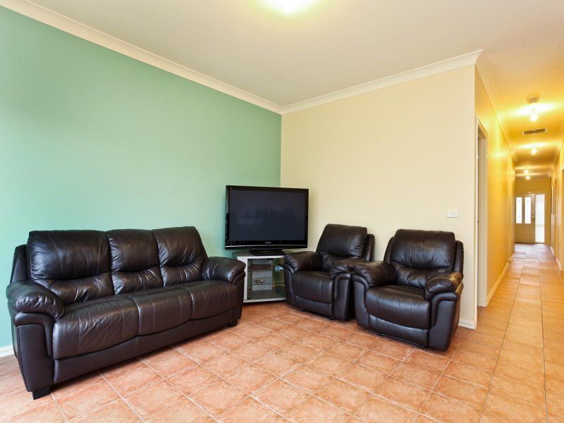 12 Millstream Way, Caroline Springs - Thumbnail 5
