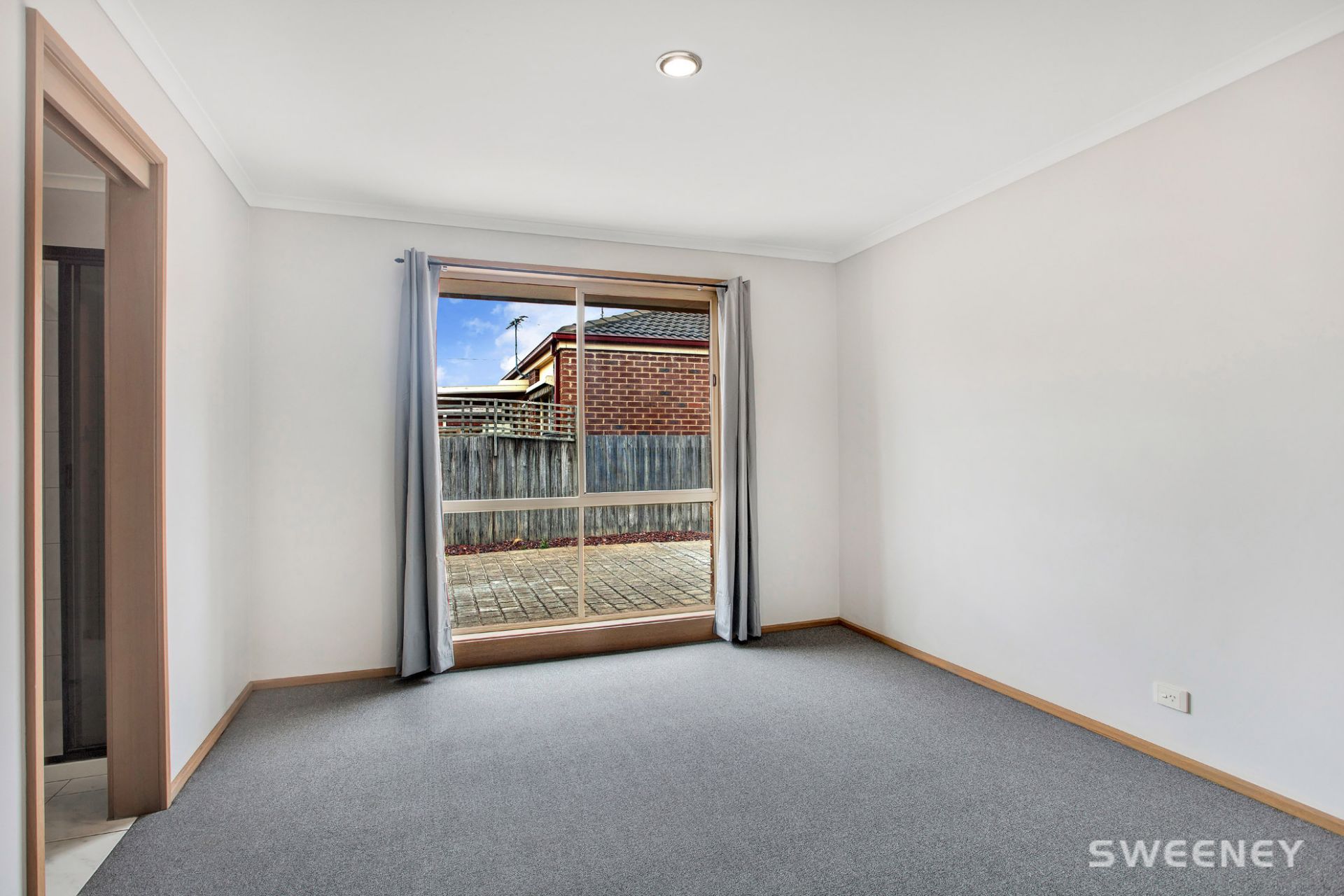 32 Newham Way, Altona Meadows - Thumbnail 8