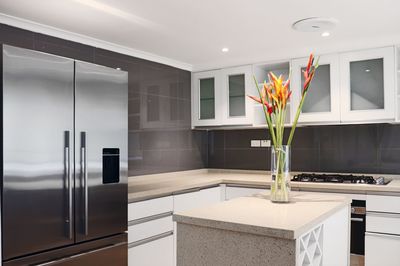 Newly Renovated Luxury Apartment with Ocean VIEWS