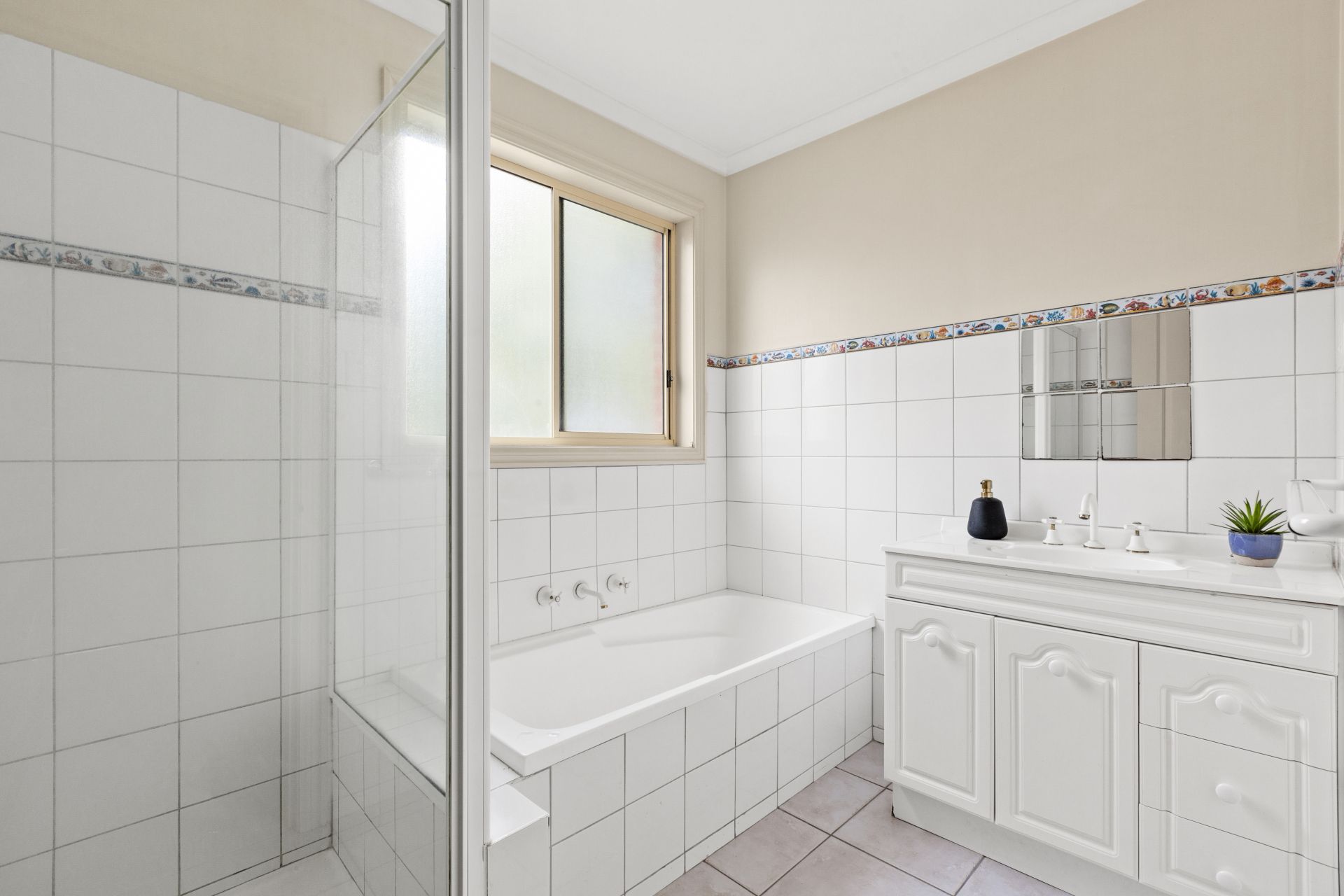 Sunny, Spacious & Superbly Located