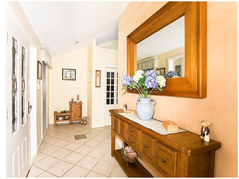 17 Monti Place, North Richmond - Thumbnail 3