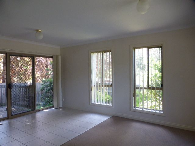 ** ONE WEEKS FREE RENT, TREAT YOURSELF BEFORE CHRISTMAS**