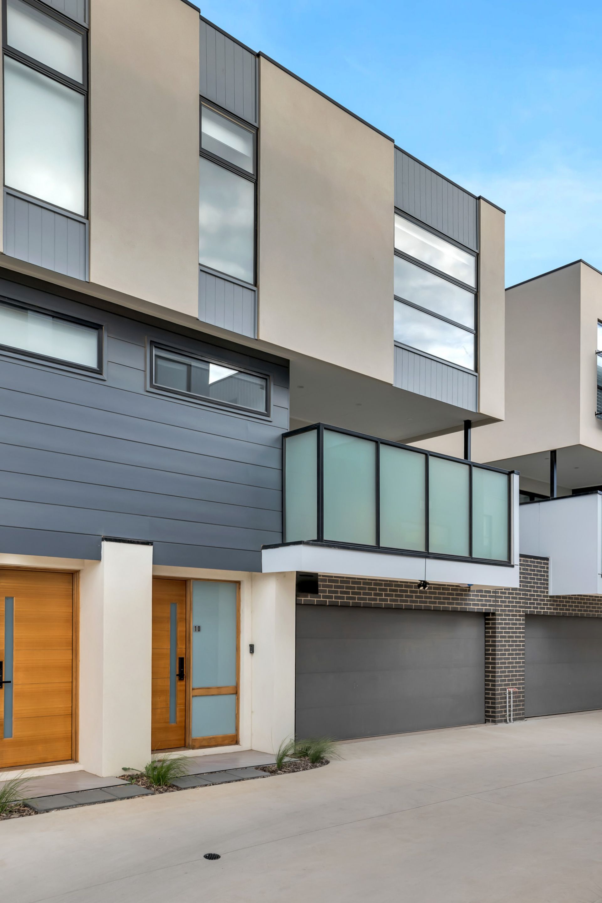 10/13 Vinko Court, Fraser Rise - Thumbnail 2