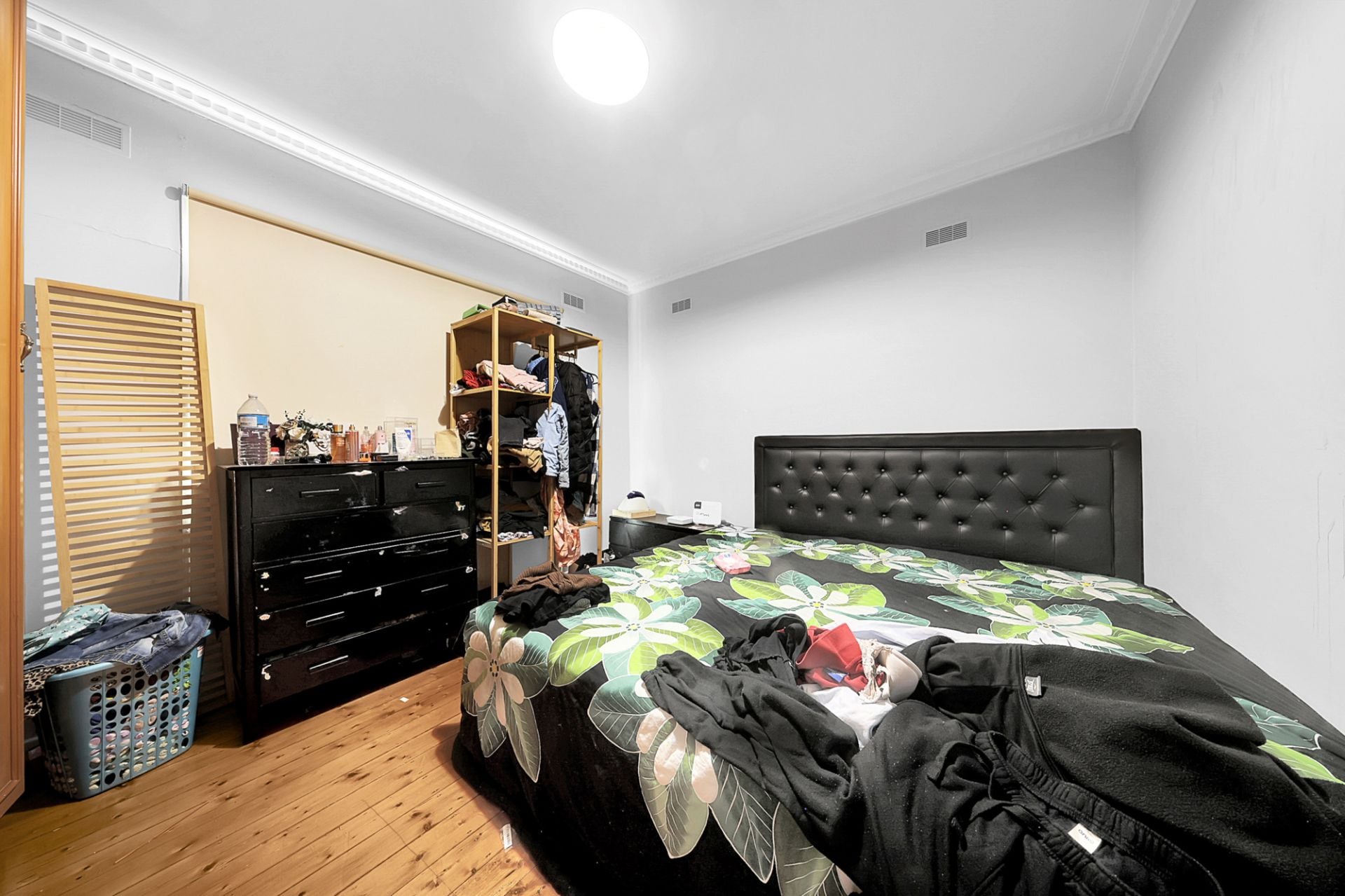 RENOVATE or DEVELOP (land 646m2)