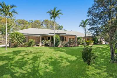 SECLUDED FAMILY DOMAIN OF LIGHT AND STYLE