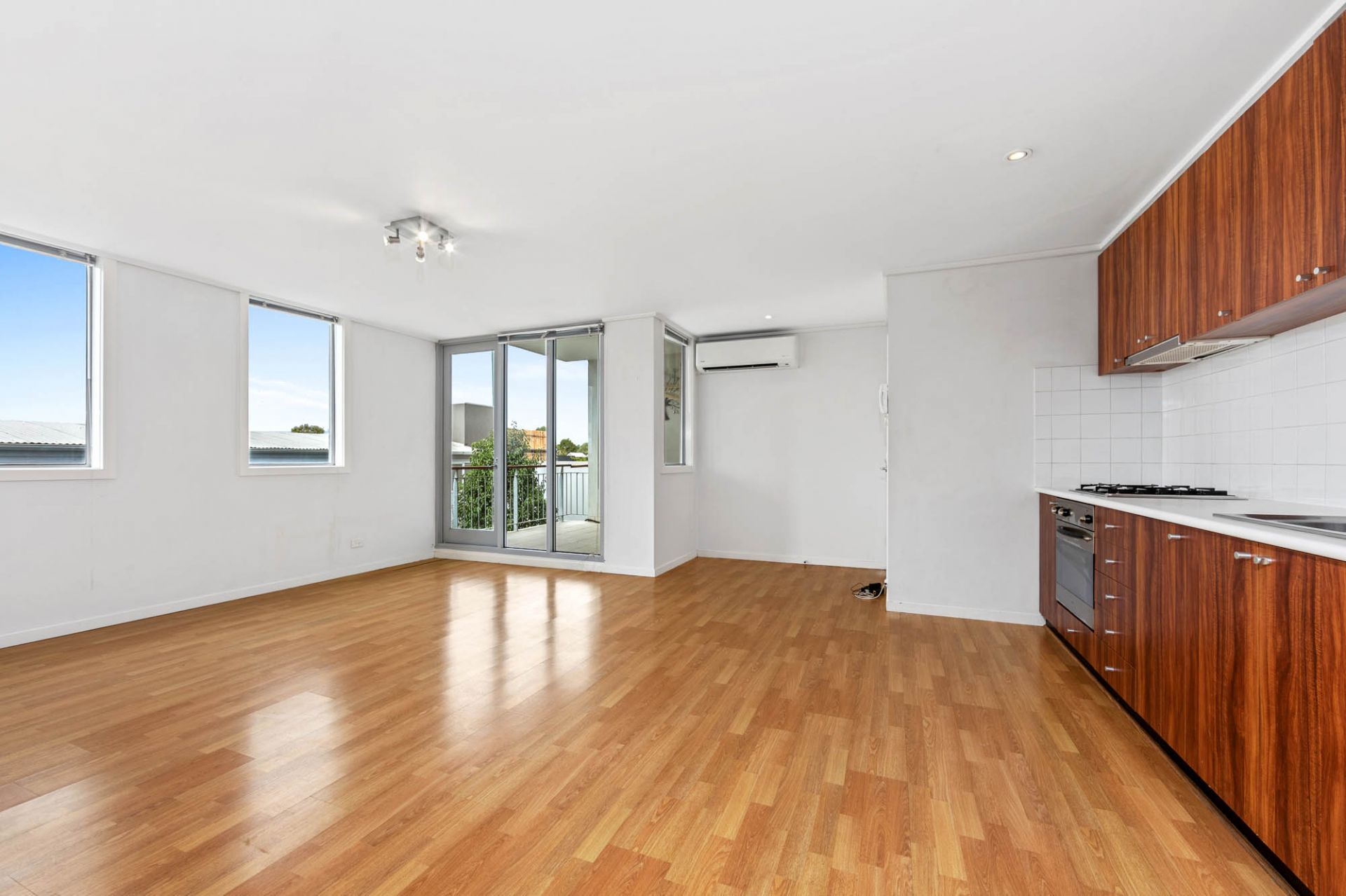 18/128-140 Chapel Street, St Kilda - Thumbnail 5