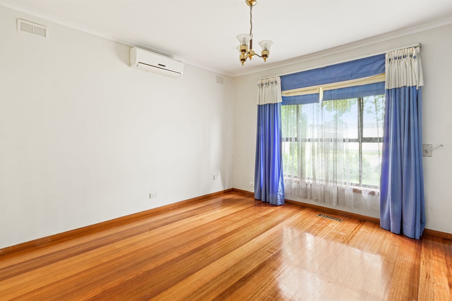 IDEAL FAMILY HOME