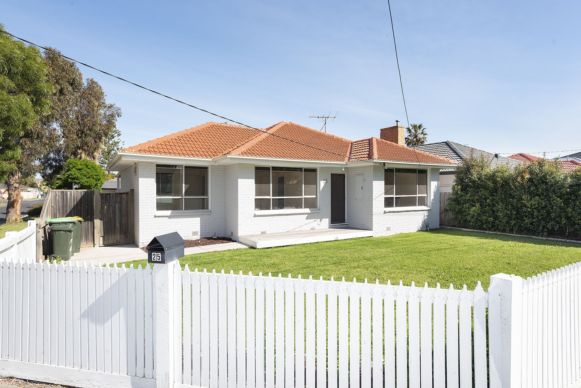 25 Ronald Avenue Altona North VIC, Altona North - Thumbnail 2