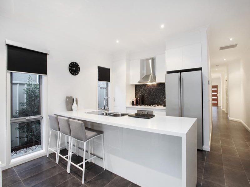 39 Daly Circuit, Caroline Springs - Thumbnail 3