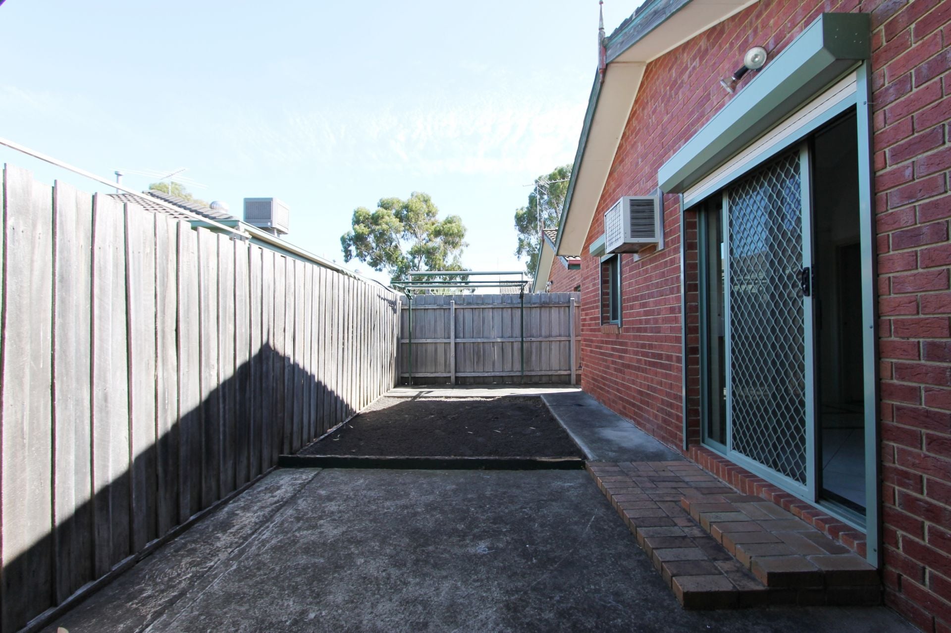WELCOME HOME !!!   ***GARDENER INCLUDED***