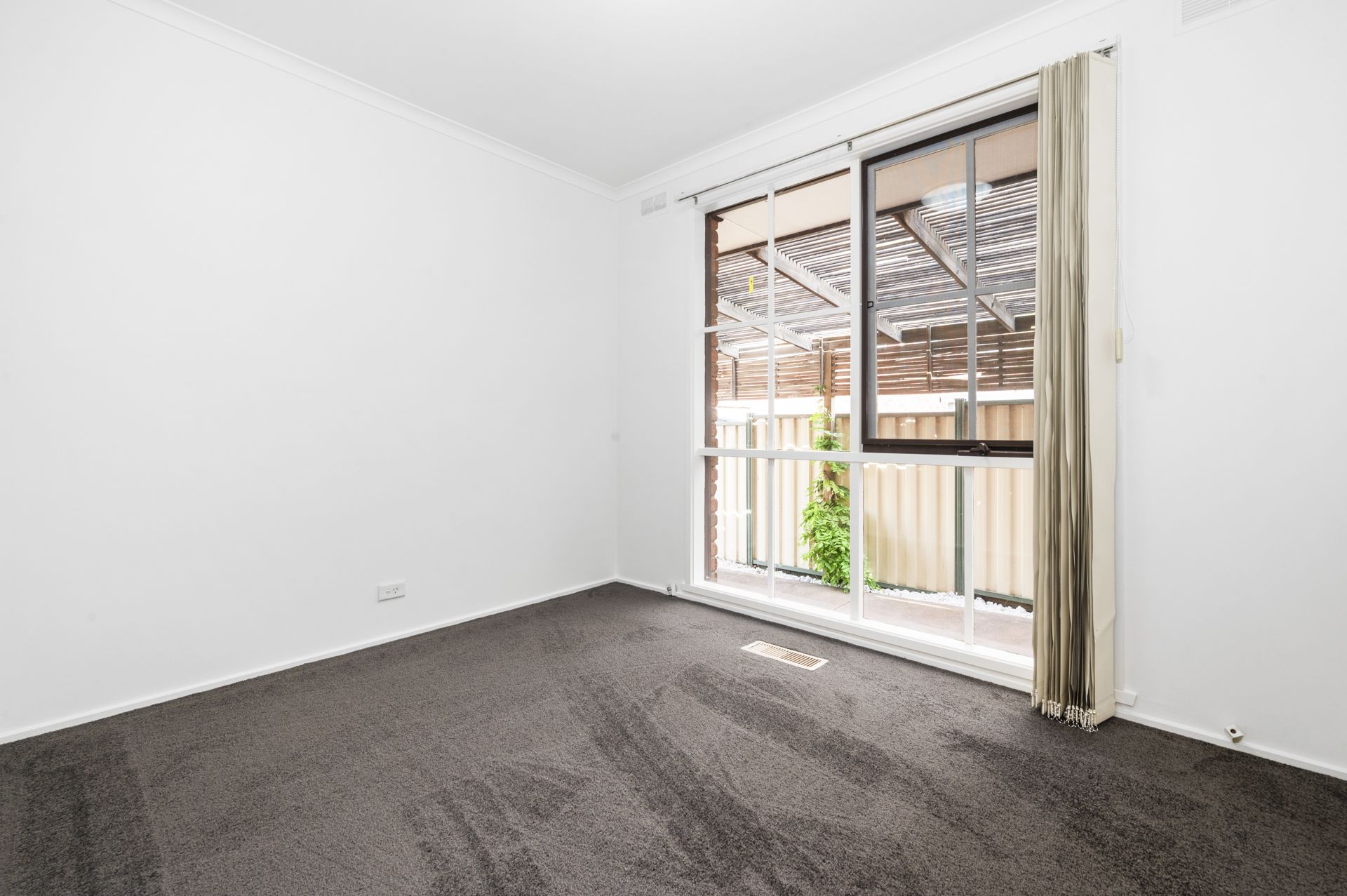 SPACIOUS COURT LOCATION