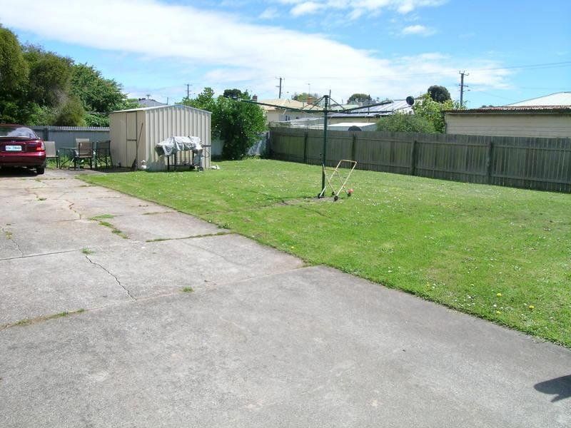 3
 
 
 
  
 
 
 1
 
 
 
 
 
 
 
 
 2 Holyman Street, DEVONPORT TAS 7310, Devonport - Thumbnail 7