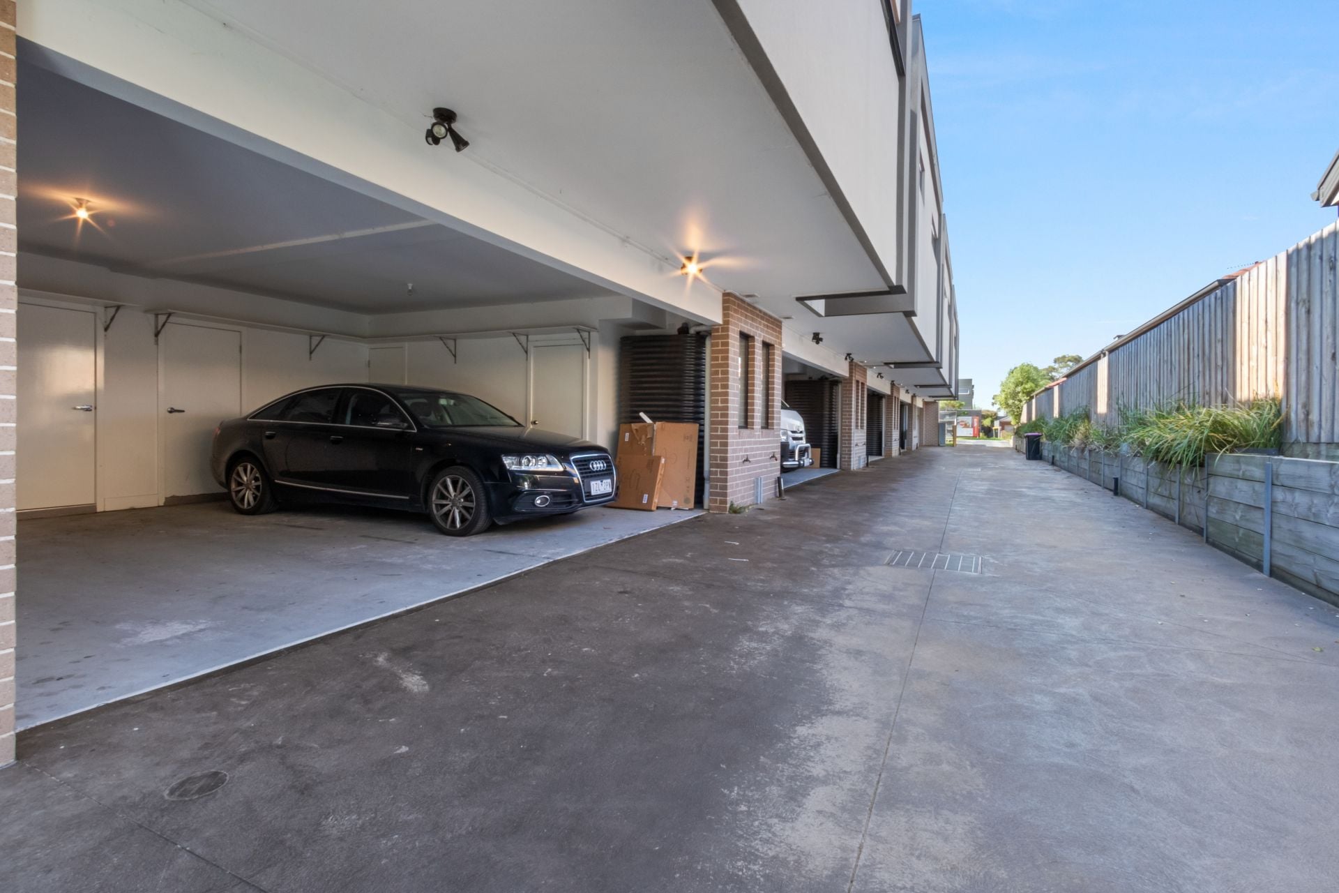 Contemporary Living In A Well-Connected Neighbourhood