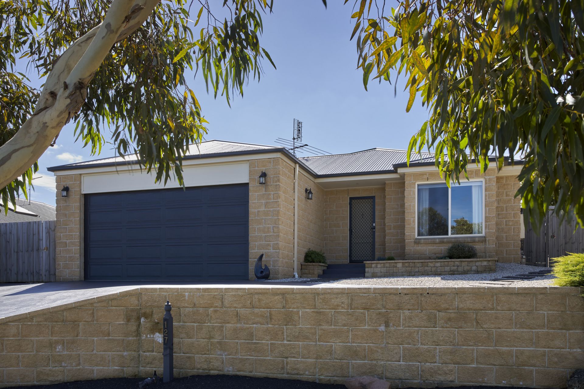 127 McNeilly Road, Drouin OBrien Real Estate