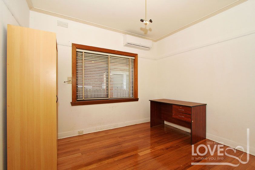 LARGE HOME IN A GREAT LOCATION