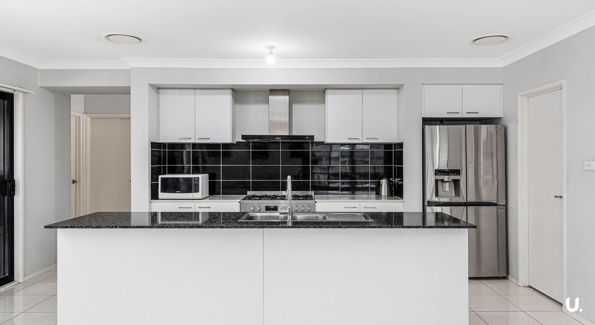 Colebee 9 Brookwater Circuit