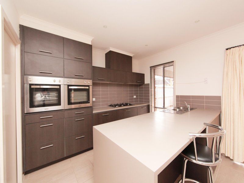 82 Tuross Crescent SOUTH MORANG, South Morang - Thumbnail 5