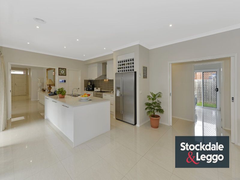 17 Grange Drive SOUTH MORANG, South Morang - Thumbnail 6