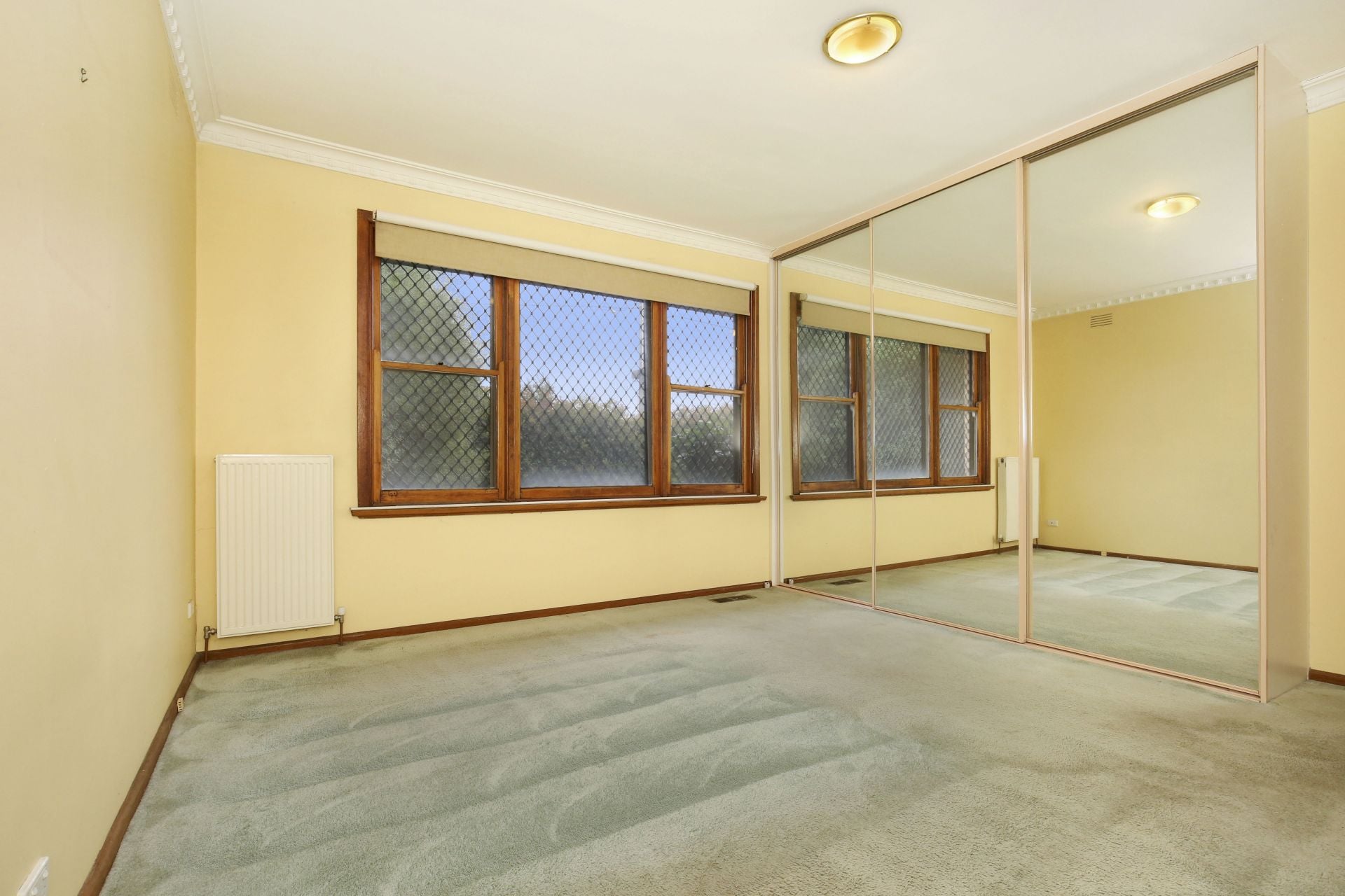 DOUBLE STOREY DELIGHT WITHIN WALKING DISTANCE TO LATROBE UNIVERSITY