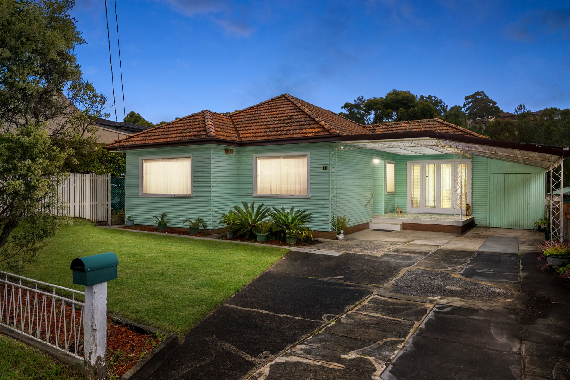 Real Estate For Sale 51 The Glen Road Bardwell Valley , NSW