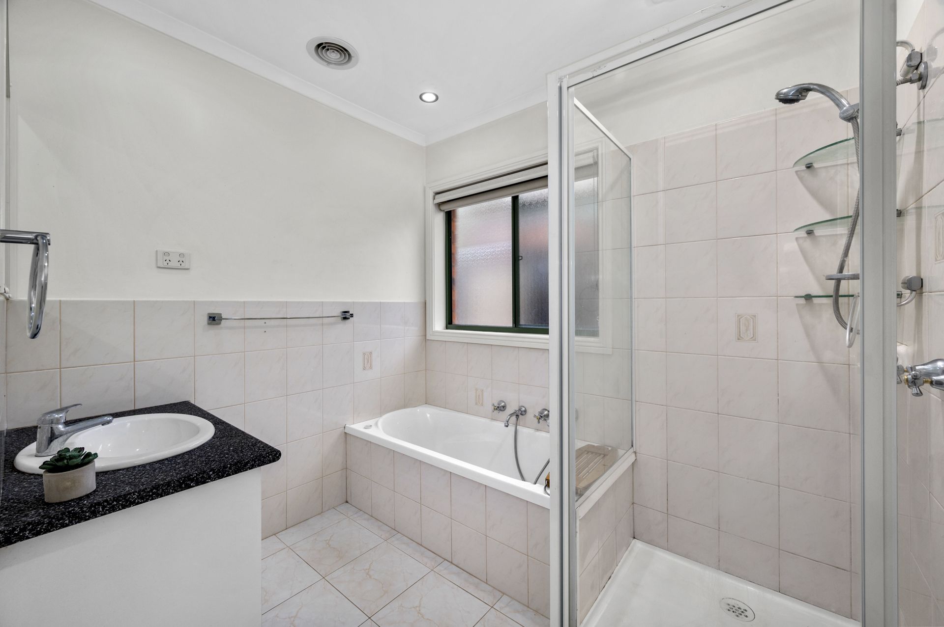 AFFORDABLE START IN A GREAT LOCATION