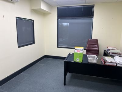TIDY OFFICE IN SOUTH BRISBANE