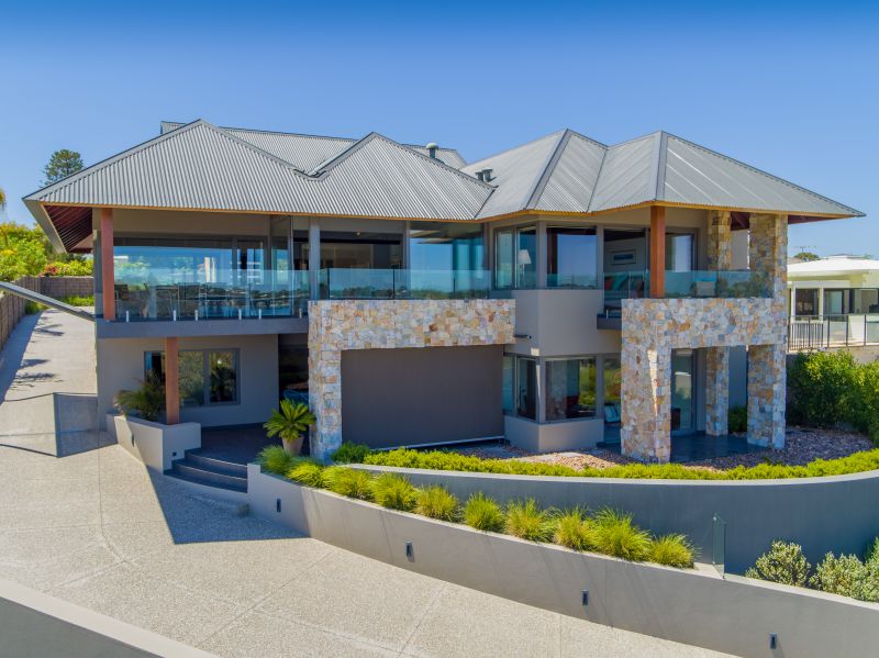 Real Estate For Sale 125 Riverton Drive Rossmoyne , WA