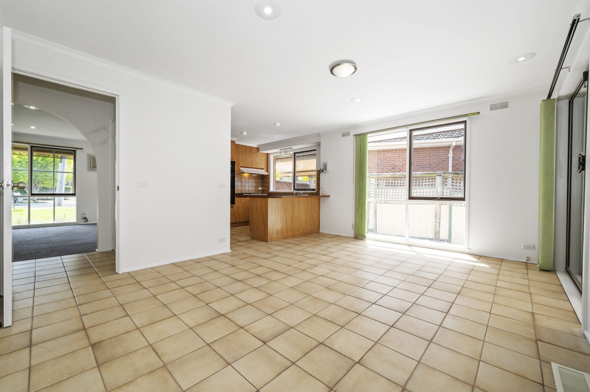 SPACIOUS COURT LOCATION