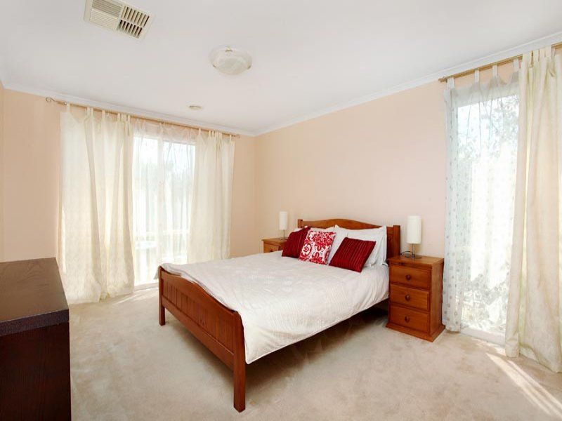 20 Broadhurst Way, Caroline Springs - Thumbnail 8