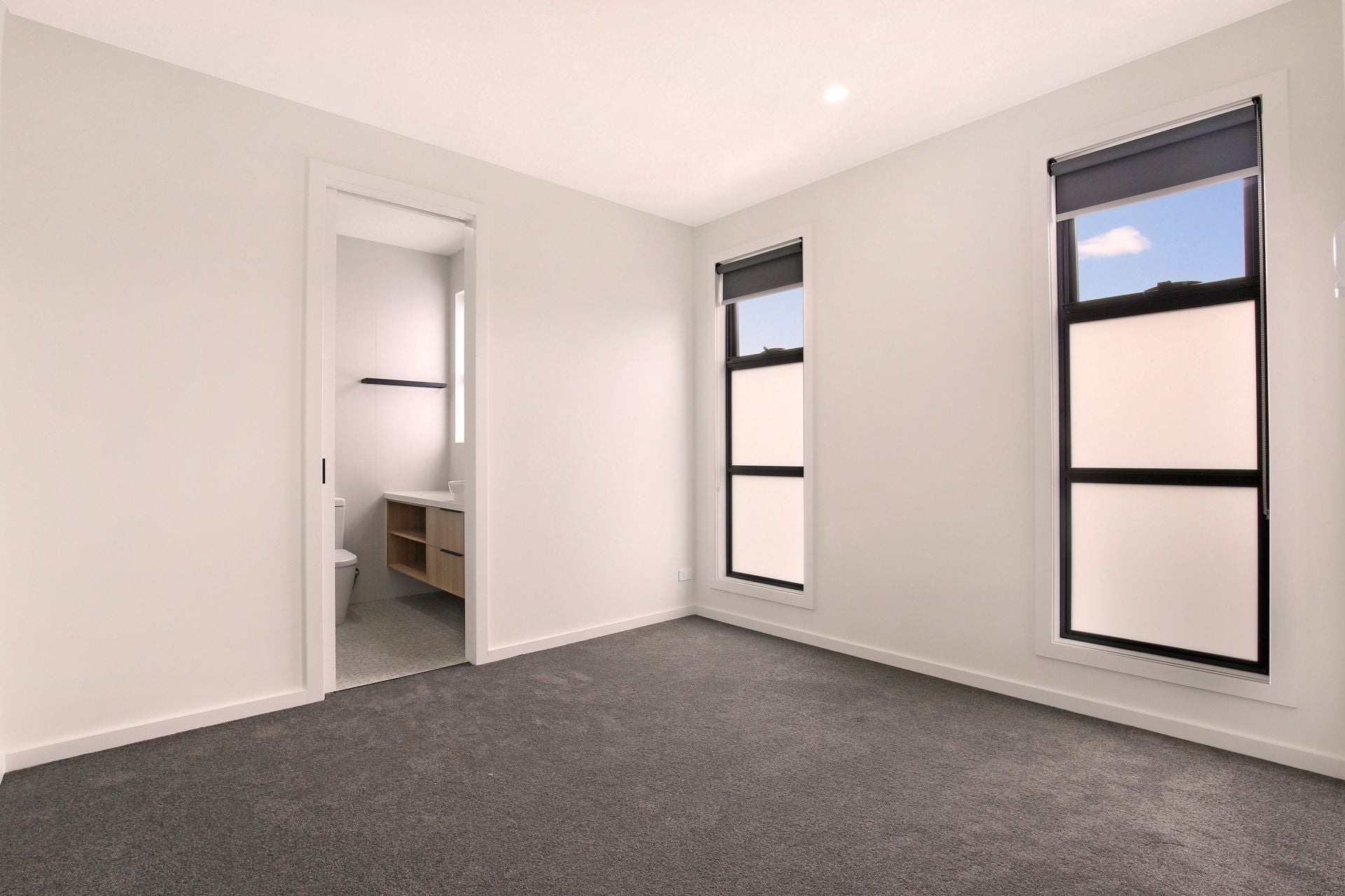BRAND NEW 3 Bed townhouse in convenient location !! Private Viewings are welcome