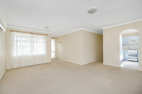 1/4 Llewellyn Street, Rhodes