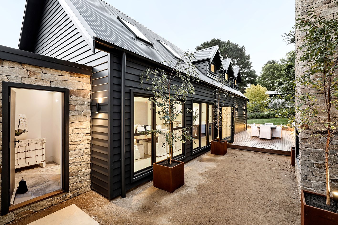 19 Everglades Avenue Leura 2780