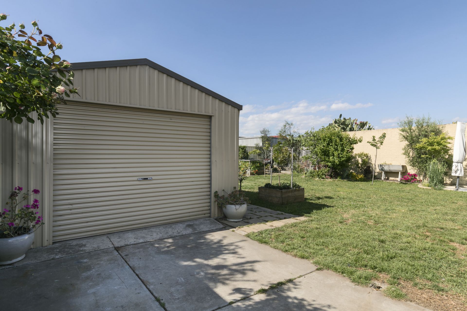 Modern Family Home! Ready for lease now!